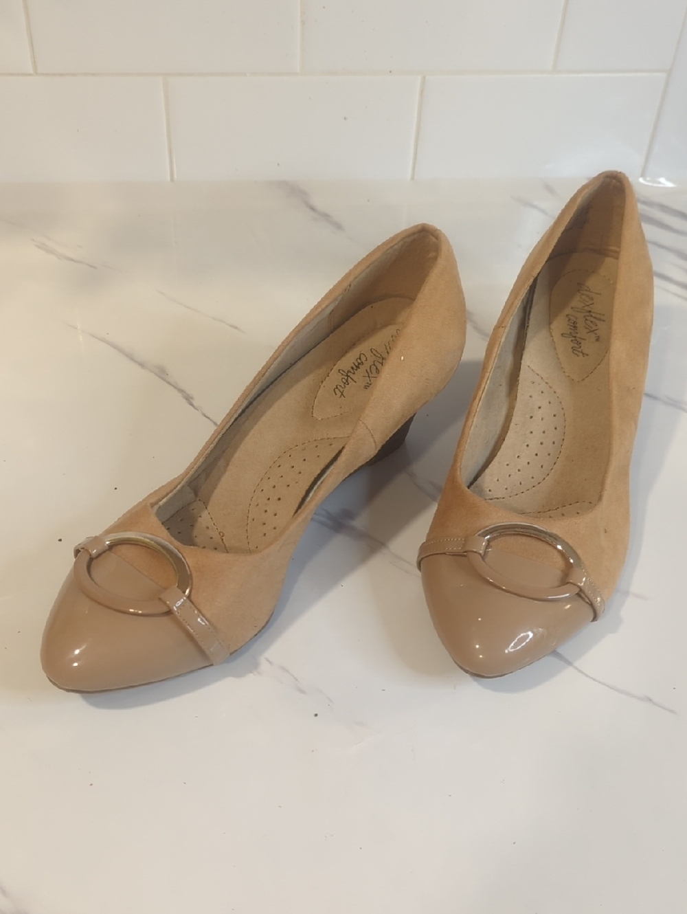 9M AEROSOLES Beige Nude Suede Pointed Toe Pumps with Ring Accent